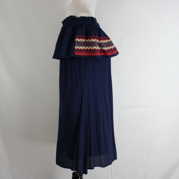 THML Off The Shoulder Embroidered Front Panel - Picture 4 of 7